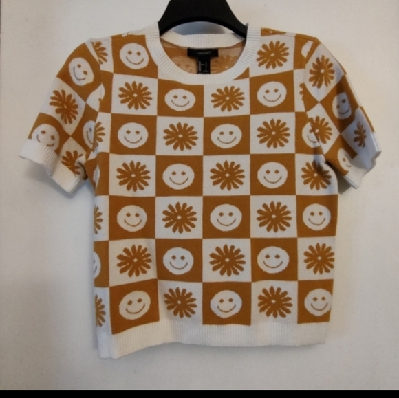 Forever 21 smiley sweater. New. Size large. - Picture 13 of 13